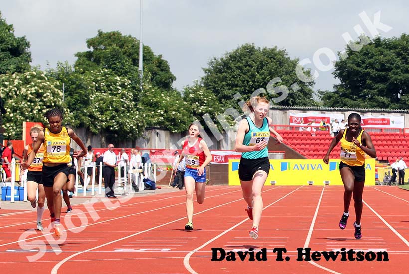 No 63 Charlotte McLennaghan (Notts) wins from No 78 Ashleigh Clarke 2nd and No 77 Jazz Crawford (both Surrey) 3rd in the Junior Girls 200 metres.